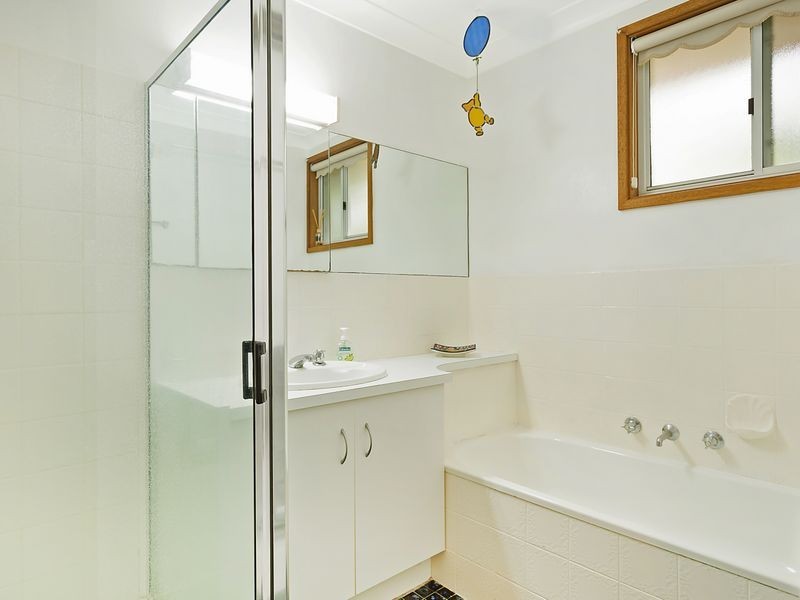 84 Lynjohn Drive, Bega NSW 2550