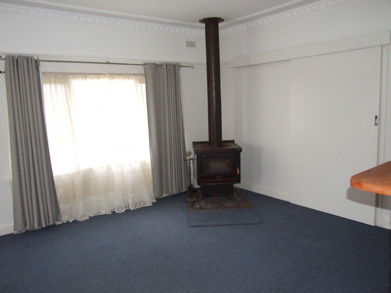 17 Mecklenberg Street, Bega NSW 2550