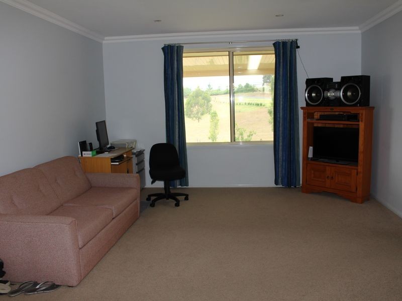 11 Watersons Road, Bega NSW 2550