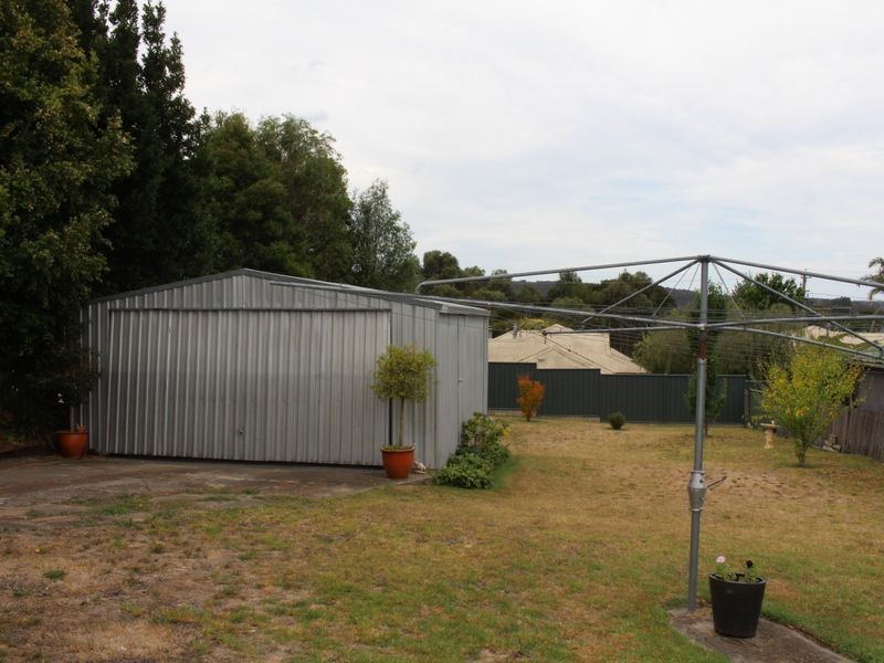 4 Gordon Street, Bega NSW 2550