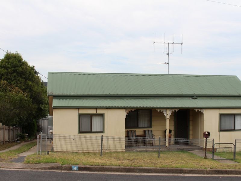 4 Gordon Street, Bega NSW 2550