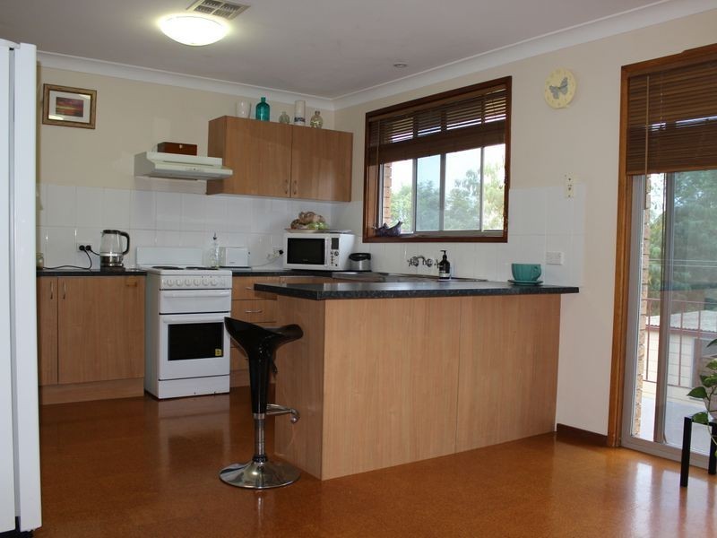 99 Lynjohn Drive, Bega NSW 2550