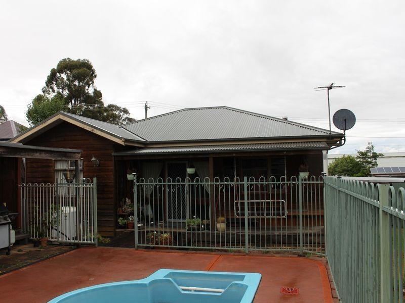 17 Prospect Street, Bega NSW 2550