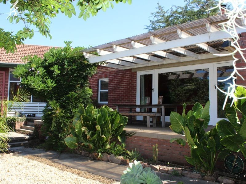 5 Belmore Street, Bega NSW 2550