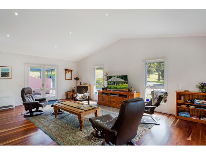 95 Mountview Close, Bega NSW 2550