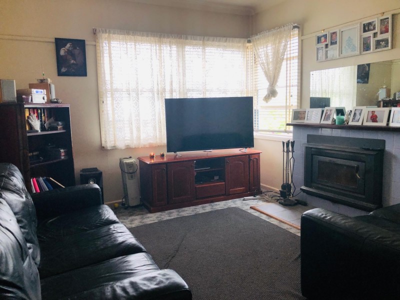 8 Blomfield Ave, Bega NSW 2550