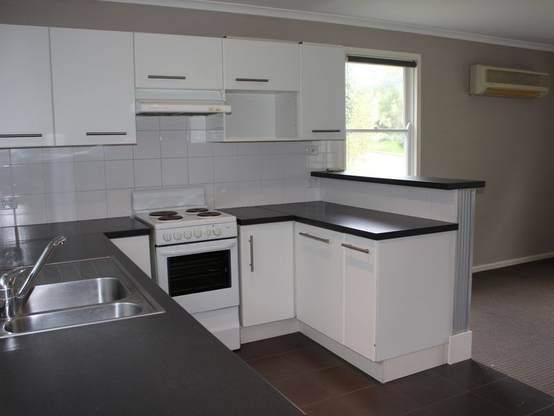 9 Dandar Road, Bega NSW 2550