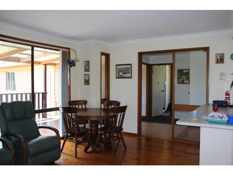94 Lynjohn Drive, Bega NSW 2550