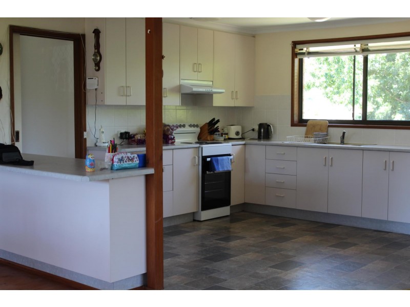 94 Lynjohn Drive, Bega NSW 2550