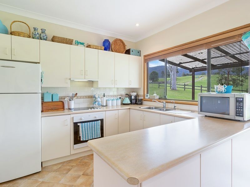 129 Glen Oaks Rd, Bega NSW 2550