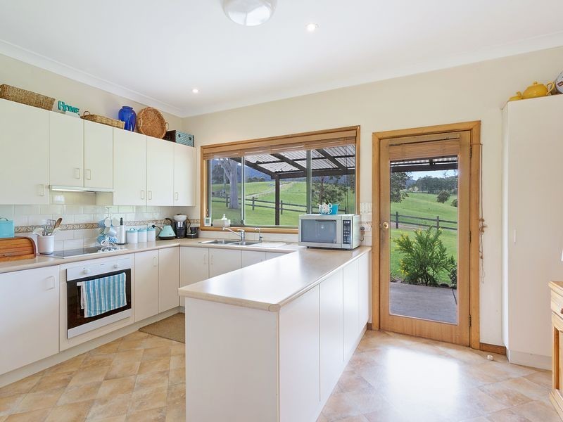 129 Glen Oaks Rd, Bega NSW 2550