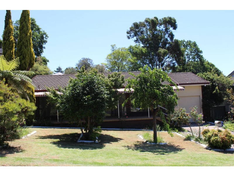 13 Koolgarra Drive, Bega NSW 2550