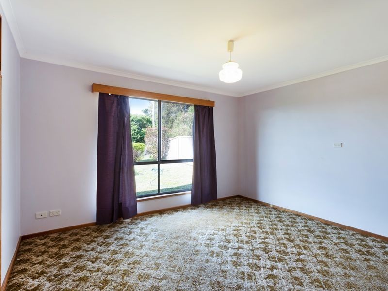 19 Glebe Avenue, Bega NSW 2550