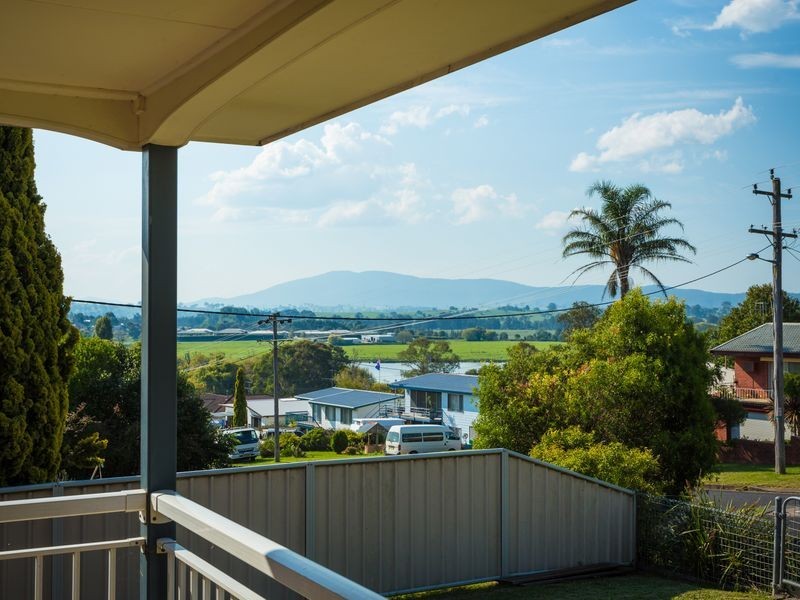 19 Glebe Avenue, Bega NSW 2550
