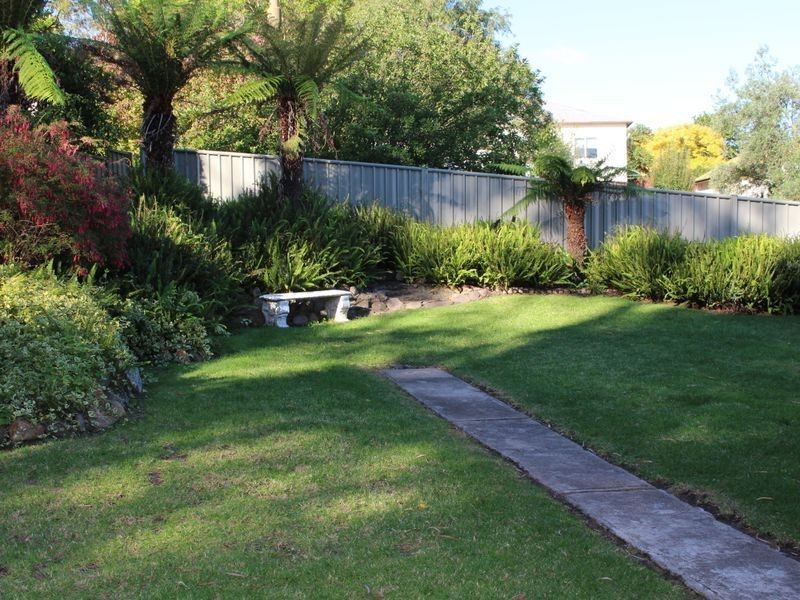 9 Girraween Crescent, Bega NSW 2550