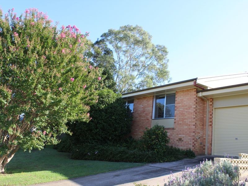 9 Girraween Crescent, Bega NSW 2550