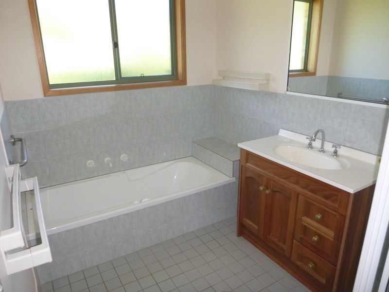 188 Auckland Street, Bega NSW 2550