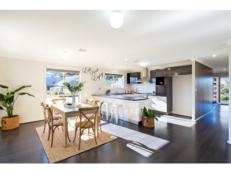 6 Glen Mia Drive, Bega NSW 2550