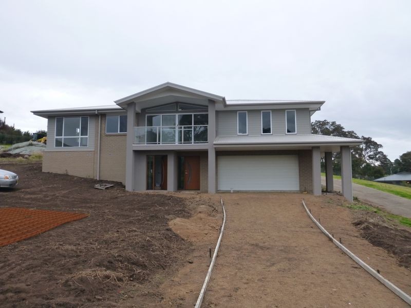 77 Glen Mia Drive, Bega NSW 2550