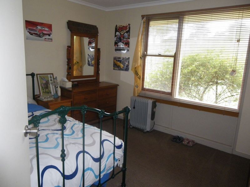 47 Howard Avenue, Bega NSW 2550