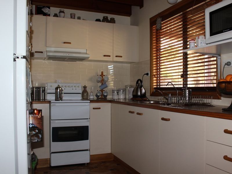 22 Hoyer Street, Cobargo NSW 2550
