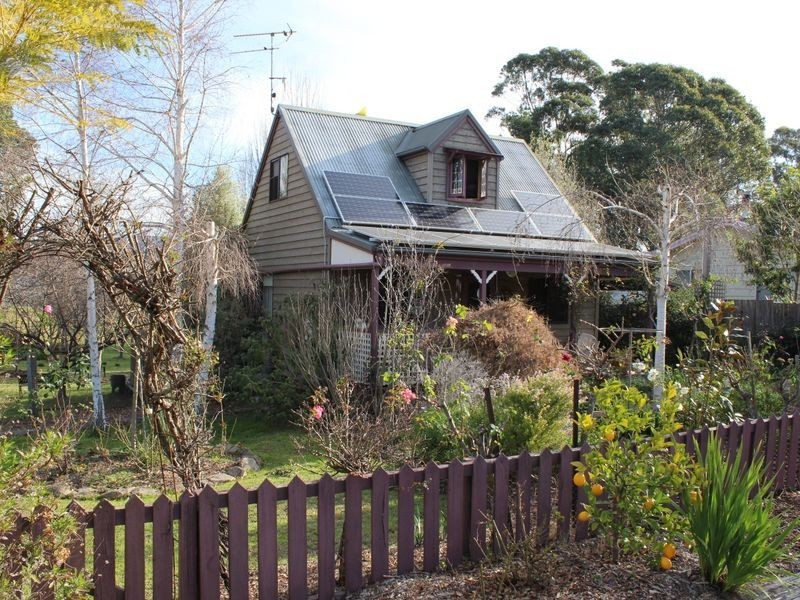 22 Hoyer Street, Cobargo NSW 2550