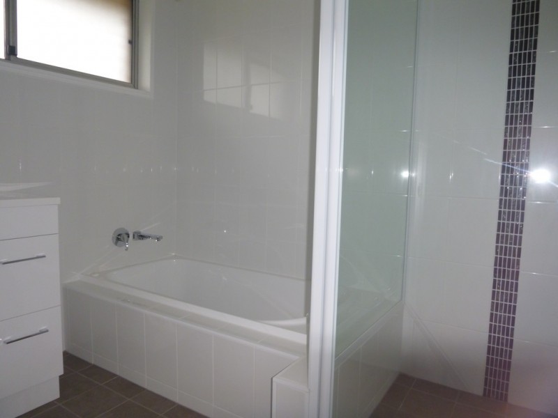19 Glebe Avenue, Bega NSW 2550