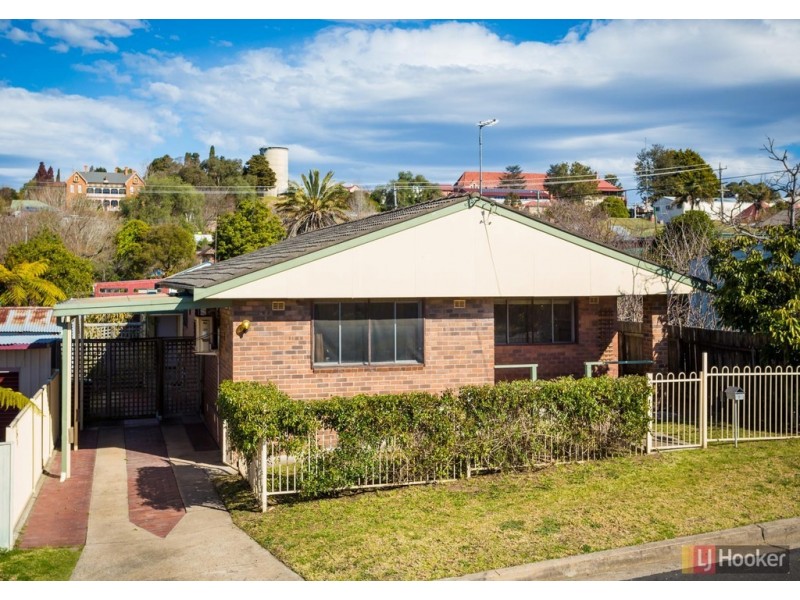 2 Sattler Street, Bega NSW 2550