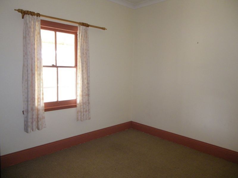 18 Bega Street, Bega NSW 2550