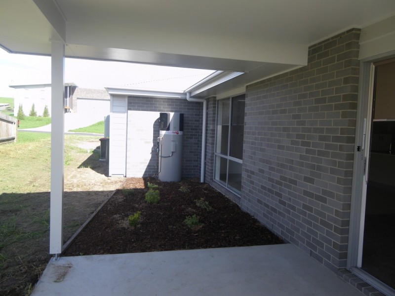 18 Koma Circuit, Bega NSW 2550