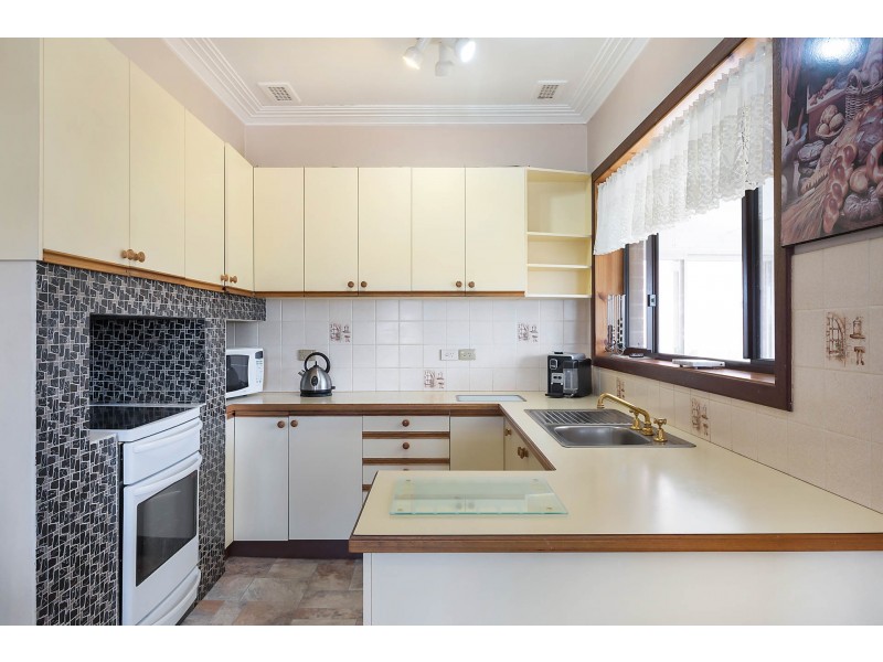 25 Fairview Street, Bega NSW 2550