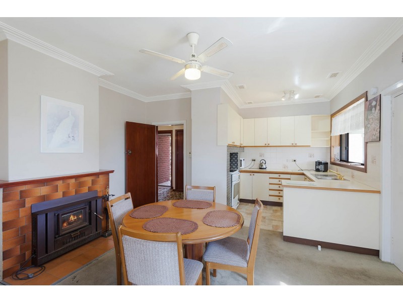 25 Fairview Street, Bega NSW 2550