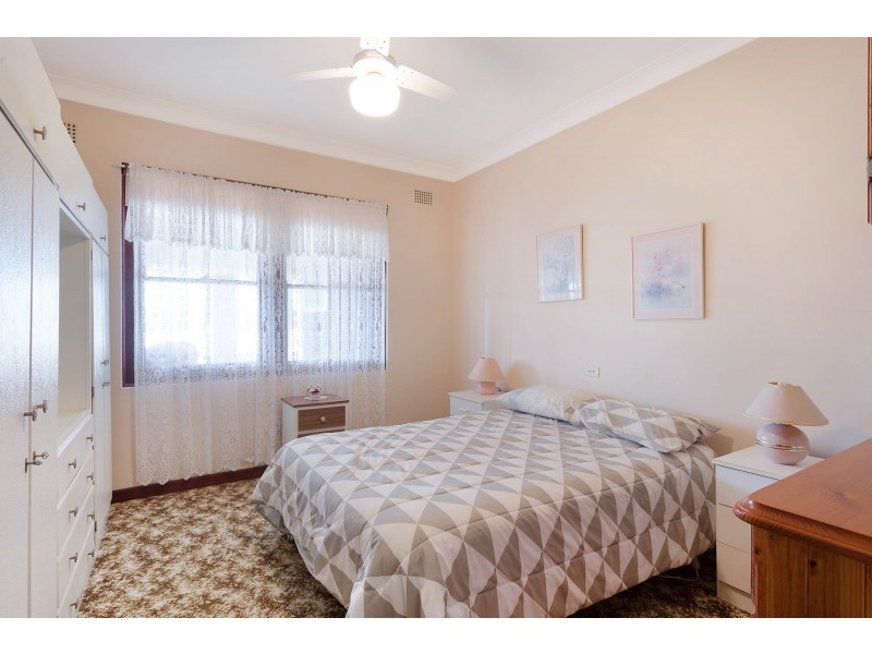 25 Fairview Street, Bega NSW 2550