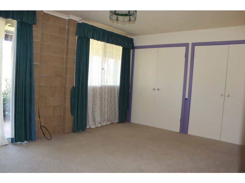 72 Mountview Close, Bega NSW 2550