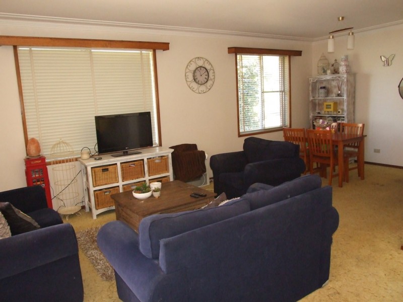 88 Lynjohn Drive, Bega NSW 2550