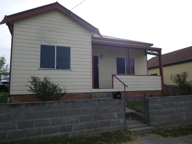 27 Peden Street, Bega NSW 2550