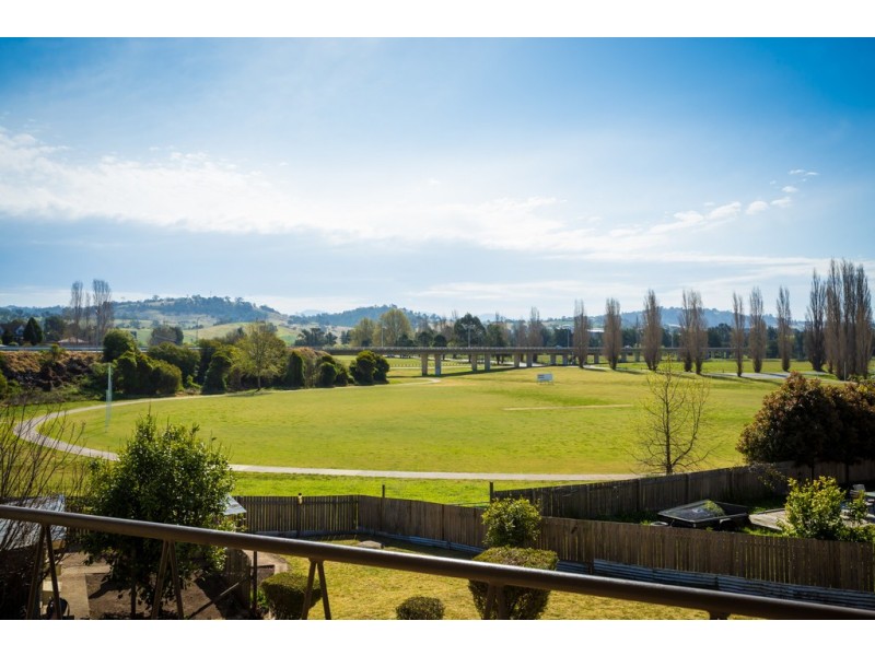 2 Parbery Crescent, Bega NSW 2550