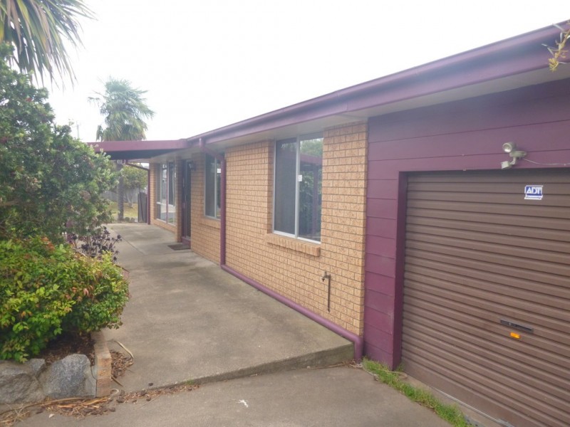 99 Lynjohn Drive, Bega NSW 2550