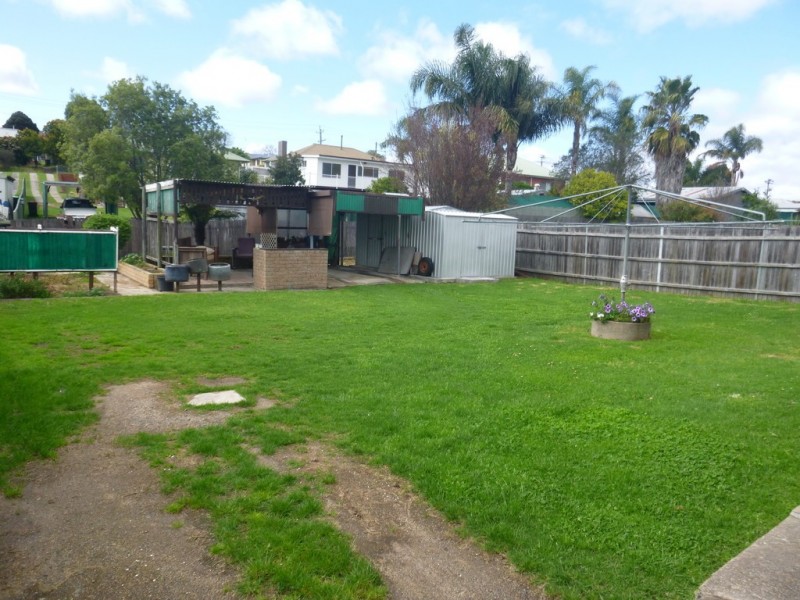 76 Meringo Street, Bega NSW 2550