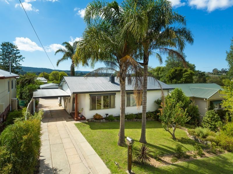24 Gordon Street, Bega NSW 2550