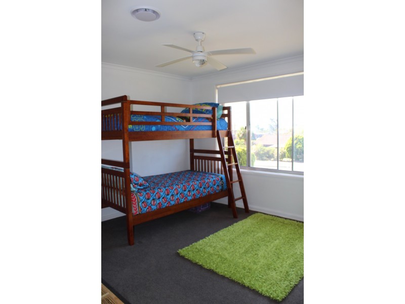 98 Lynjohn Drive, Bega NSW 2550