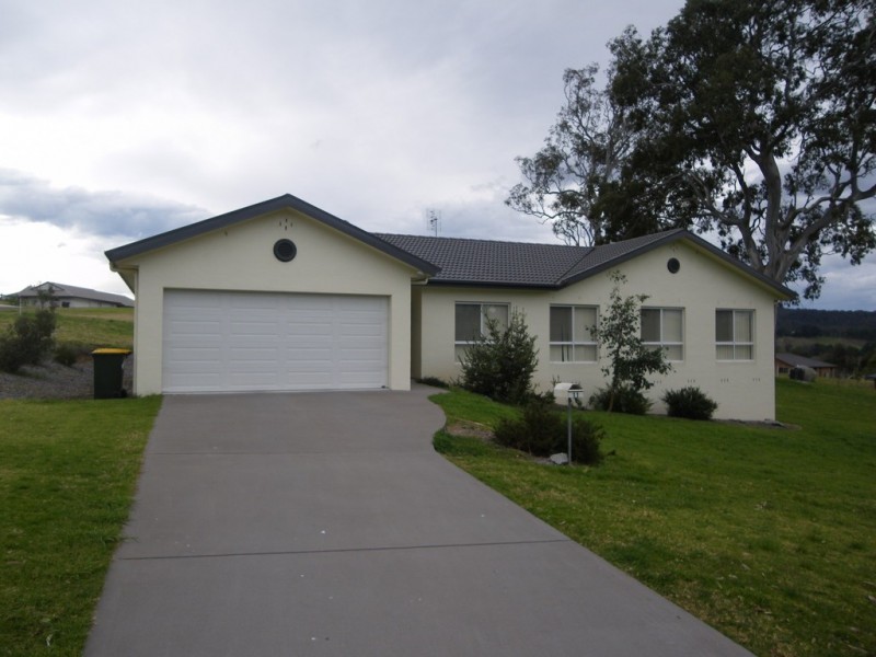 11 Glen Mia Drive, Bega NSW 2550