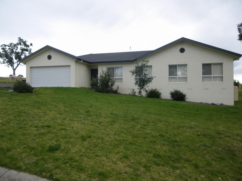 11 Glen Mia Drive, Bega NSW 2550