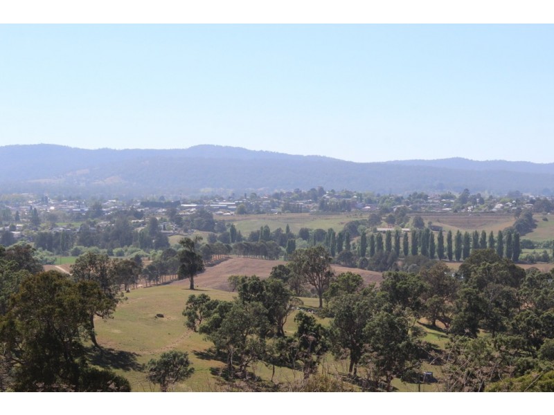 84 Peak Hill Road, Bega NSW 2550