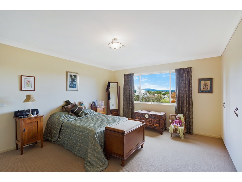 42 Anderson Drive, Bega NSW 2550