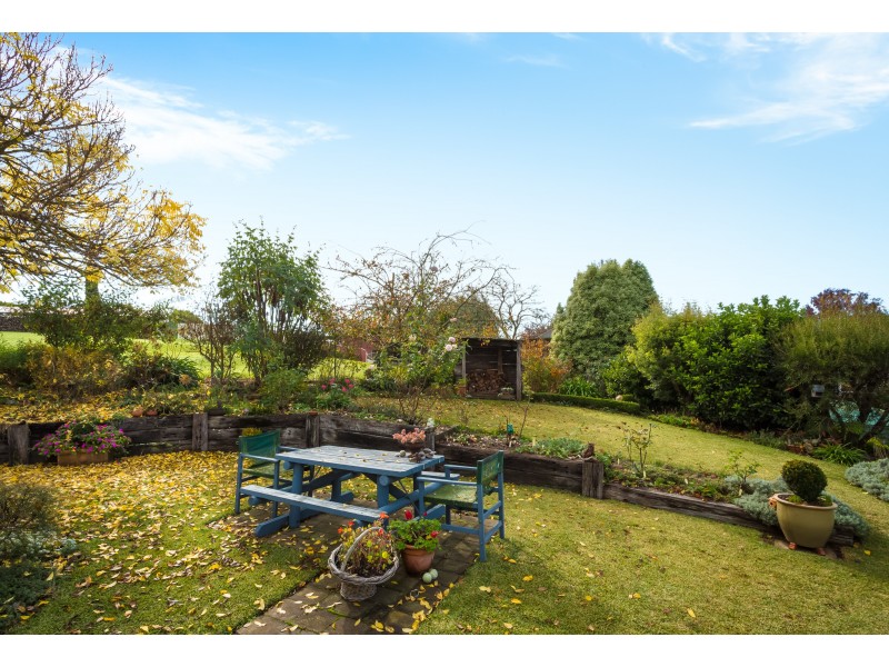 42 Anderson Drive, Bega NSW 2550