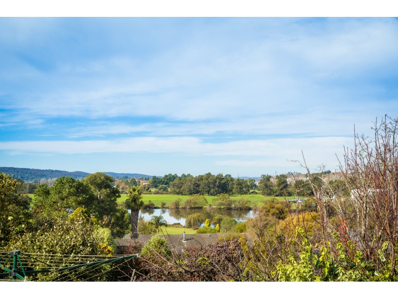 42 Anderson Drive, Bega NSW 2550