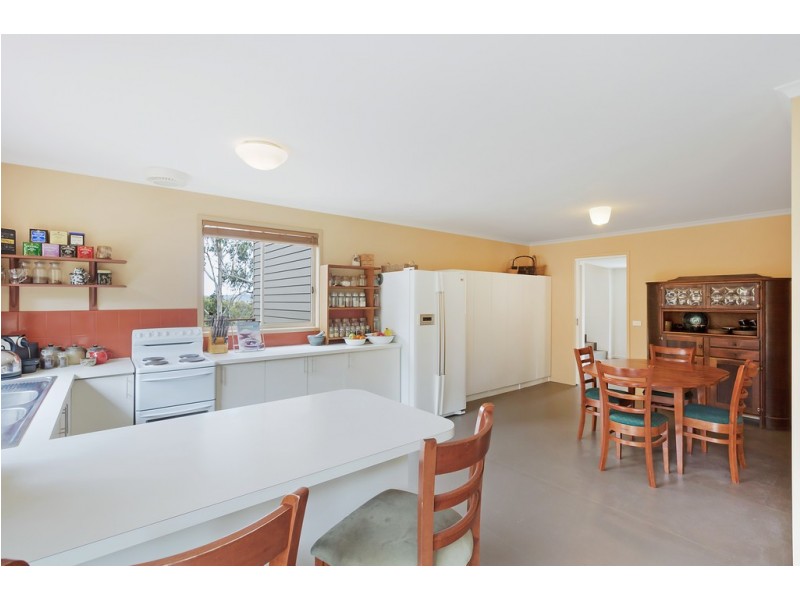 14 Russell Lane, Bega NSW 2550