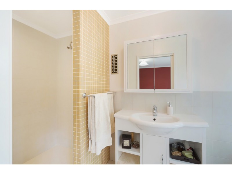 14 Russell Lane, Bega NSW 2550