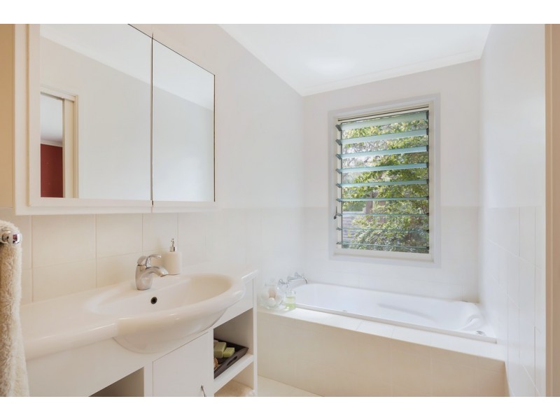 14 Russell Lane, Bega NSW 2550